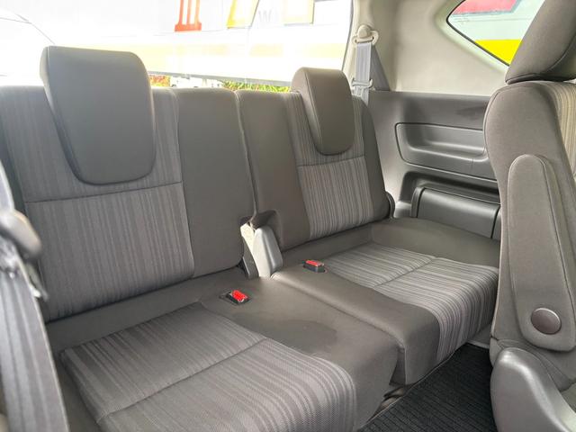 フリード Ｂ　１オーナー　バックカメラ　ＨＩＤヘッドライト　３列シート　ＥＴＣ　両側スライイドドア　ＡＢＳ　ＥＳＣ　スマートキー　プッシュスタート　Ｂｌｕｅｔｏｏｔｈ　ＤＶＤ　ＣＤ　純正ホイール＆アルミホイール付！（31枚目）