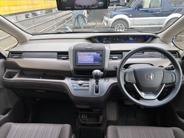 フリード Ｂ　１オーナー　バックカメラ　ＨＩＤヘッドライト　３列シート　ＥＴＣ　両側スライイドドア　ＡＢＳ　ＥＳＣ　スマートキー　プッシュスタート　Ｂｌｕｅｔｏｏｔｈ　ＤＶＤ　ＣＤ　純正ホイール＆アルミホイール付！（53枚目）