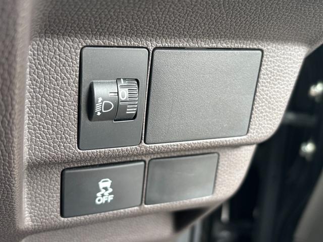 フリード Ｂ　１オーナー　バックカメラ　ＨＩＤヘッドライト　３列シート　ＥＴＣ　両側スライイドドア　ＡＢＳ　ＥＳＣ　スマートキー　プッシュスタート　Ｂｌｕｅｔｏｏｔｈ　ＤＶＤ　ＣＤ　純正ホイール＆アルミホイール付！（62枚目）