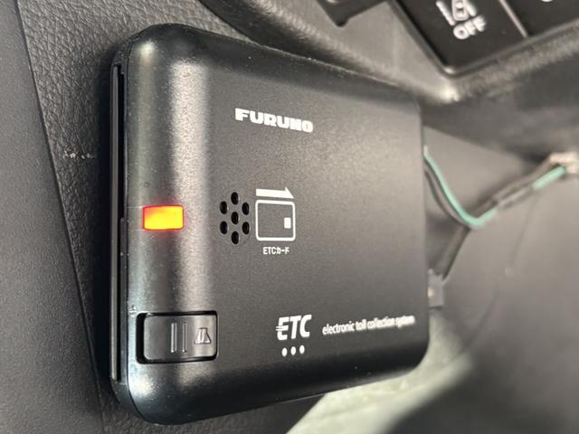 スペーシアギア 　フルセグナビ　両側電動スライドオア　シートヒーター　バックカメラ　ＬＥＤライト　ルーフレール　クリアランスソナー　フォグランプ　ｉストップ　衝突軽減Ｂ　レーンキープ　ＥＴＣ　純正１４インチＡＷ（58枚目）