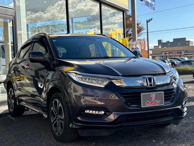 ヴェゼル ハイブリッドＺ・ホンダセンシング　１オーナー　ハーフレザー　フルセグナビ　シートヒーター　Ｂカメラ　ＬＥＤ　ＡＣＣ　オートライト　フォグランプ　ｉストップ　衝突軽減Ｂ　レーンキープ　ＤＶＤ　ドラレコ　ＥＴＣ　純正１７インチＡＷ（3枚目）