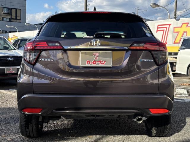 ヴェゼル ハイブリッドＺ・ホンダセンシング　１オーナー　ハーフレザー　フルセグナビ　シートヒーター　Ｂカメラ　ＬＥＤ　ＡＣＣ　オートライト　フォグランプ　ｉストップ　衝突軽減Ｂ　レーンキープ　ＤＶＤ　ドラレコ　ＥＴＣ　純正１７インチＡＷ（6枚目）