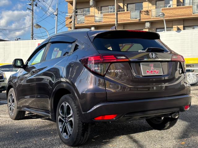 ヴェゼル ハイブリッドＺ・ホンダセンシング　１オーナー　ハーフレザー　フルセグナビ　シートヒーター　Ｂカメラ　ＬＥＤ　ＡＣＣ　オートライト　フォグランプ　ｉストップ　衝突軽減Ｂ　レーンキープ　ＤＶＤ　ドラレコ　ＥＴＣ　純正１７インチＡＷ（7枚目）