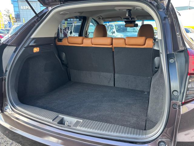 ヴェゼル ハイブリッドＺ・ホンダセンシング　１オーナー　ハーフレザー　フルセグナビ　シートヒーター　Ｂカメラ　ＬＥＤ　ＡＣＣ　オートライト　フォグランプ　ｉストップ　衝突軽減Ｂ　レーンキープ　ＤＶＤ　ドラレコ　ＥＴＣ　純正１７インチＡＷ（18枚目）