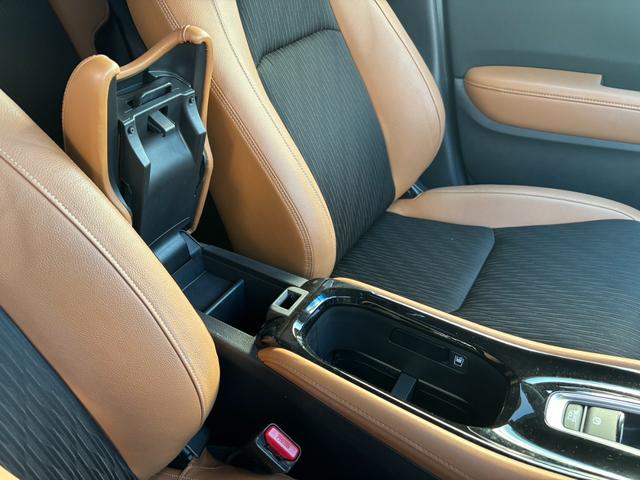 ヴェゼル ハイブリッドＺ・ホンダセンシング　１オーナー　ハーフレザー　フルセグナビ　シートヒーター　Ｂカメラ　ＬＥＤ　ＡＣＣ　オートライト　フォグランプ　ｉストップ　衝突軽減Ｂ　レーンキープ　ＤＶＤ　ドラレコ　ＥＴＣ　純正１７インチＡＷ（26枚目）