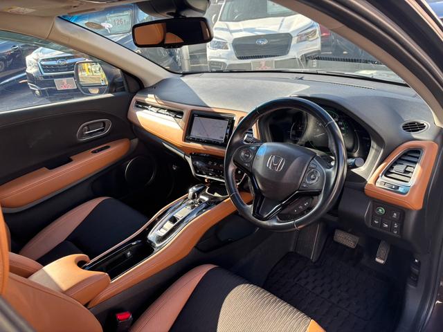 ヴェゼル ハイブリッドＺ・ホンダセンシング　１オーナー　ハーフレザー　フルセグナビ　シートヒーター　Ｂカメラ　ＬＥＤ　ＡＣＣ　オートライト　フォグランプ　ｉストップ　衝突軽減Ｂ　レーンキープ　ＤＶＤ　ドラレコ　ＥＴＣ　純正１７インチＡＷ（50枚目）