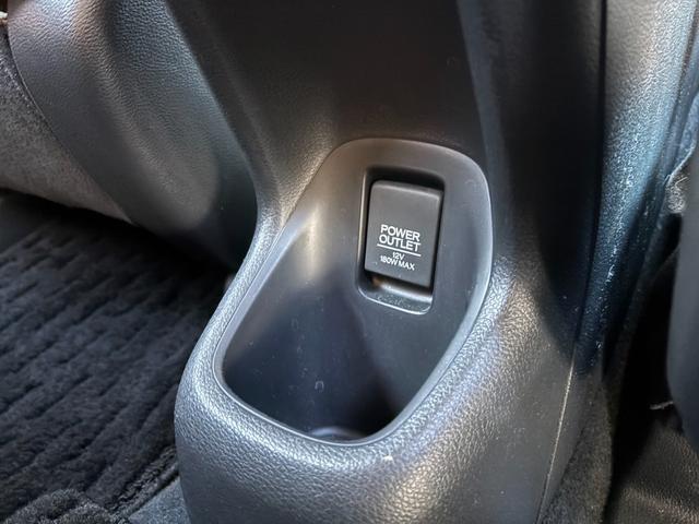 ヴェゼル ハイブリッドＺ・ホンダセンシング　１オーナー　ハーフレザー　フルセグナビ　シートヒーター　Ｂカメラ　ＬＥＤ　ＡＣＣ　オートライト　フォグランプ　ｉストップ　衝突軽減Ｂ　レーンキープ　ＤＶＤ　ドラレコ　ＥＴＣ　純正１７インチＡＷ（66枚目）