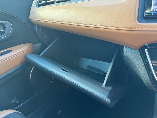 ヴェゼル ハイブリッドＺ・ホンダセンシング　１オーナー　ハーフレザー　フルセグナビ　シートヒーター　Ｂカメラ　ＬＥＤ　ＡＣＣ　オートライト　フォグランプ　ｉストップ　衝突軽減Ｂ　レーンキープ　ＤＶＤ　ドラレコ　ＥＴＣ　純正１７インチＡＷ（70枚目）