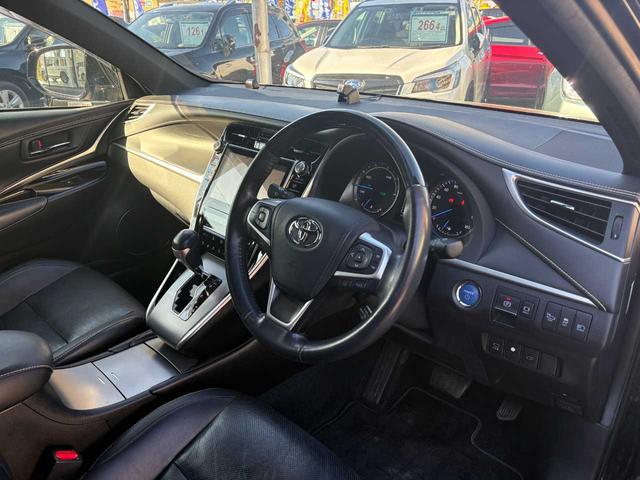 ハリアーハイブリッド プログレス　フルモデリスタ　純正ナビ　黒レザー　全方位モニター　電動リアゲート　ＬＥＤライト　フォグランプ　Ｂカメラ　シートヒーター＆エアコン　前後ソナー　オートクルーズ　３６０°ドラレコ　ＥＴＣ２．０　純正ＡＷ（9枚目）