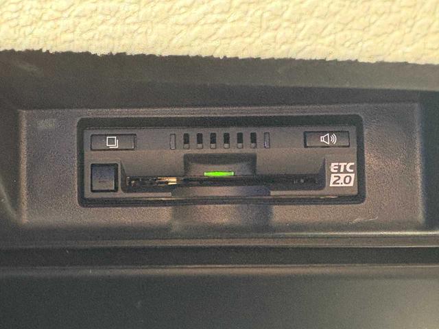 ハリアーハイブリッド プログレス　フルモデリスタ　純正ナビ　黒レザー　全方位モニター　電動リアゲート　ＬＥＤライト　フォグランプ　Ｂカメラ　シートヒーター＆エアコン　前後ソナー　オートクルーズ　３６０°ドラレコ　ＥＴＣ２．０　純正ＡＷ（17枚目）