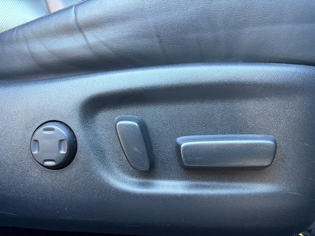 ハリアーハイブリッド プログレス　フルモデリスタ　純正ナビ　黒レザー　全方位モニター　電動リアゲート　ＬＥＤライト　フォグランプ　Ｂカメラ　シートヒーター＆エアコン　前後ソナー　オートクルーズ　３６０°ドラレコ　ＥＴＣ２．０　純正ＡＷ（22枚目）