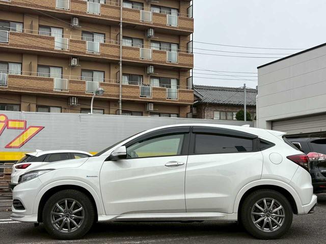 ヴェゼル ハイブリッドＺ・ホンダセンシング　１オーナー　禁煙車　ハーフレザー　純正ナビ　パドルシフト　ＬＥＤ　ＡＣＣ　シートヒーター　Ｂカメラ　衝突軽減Ｂ　レーンキープ　Ｂｌｕｅｔｏｏｔｈ　ＣＤ　純正ドラレコ　ＥＴＣ　純正１７インチＡＷ（8枚目）