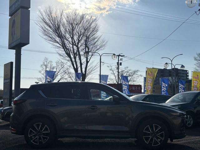 CX-5 25S プロアクティブ 4WD 1オーナー 純正ナビ シート&ハンドルヒーター バックカメラ オートライト LEDライト フォグランプ 全方位ソナー 衝突軽減B レーンキープ AUX端子 DVD ETC 純正19インチAW(4枚目)