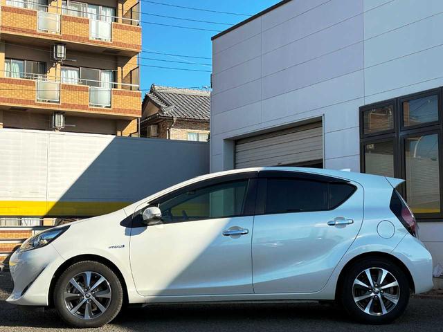 アクア Sスタイルブラック 1オーナー 純正9インチナビ シートヒーター Bカメラ フォグランプ 全方位ソナー オートマチックハイビーム 衝突軽減B レーンキープ Bluetooth USB ETC 純正15インチAW(8枚目)