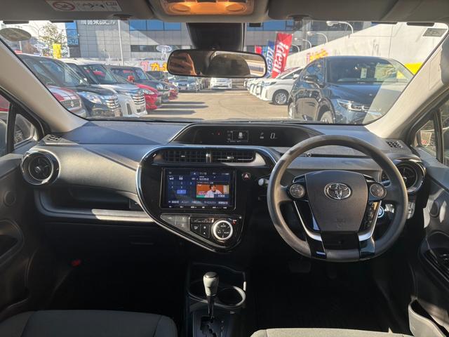 アクア Sスタイルブラック 1オーナー 純正9インチナビ シートヒーター Bカメラ フォグランプ 全方位ソナー オートマチックハイビーム 衝突軽減B レーンキープ Bluetooth USB ETC 純正15インチAW(12枚目)