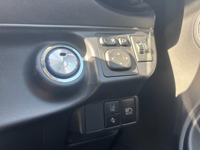 アクア Sスタイルブラック 1オーナー 純正9インチナビ シートヒーター Bカメラ フォグランプ 全方位ソナー オートマチックハイビーム 衝突軽減B レーンキープ Bluetooth USB ETC 純正15インチAW(15枚目)