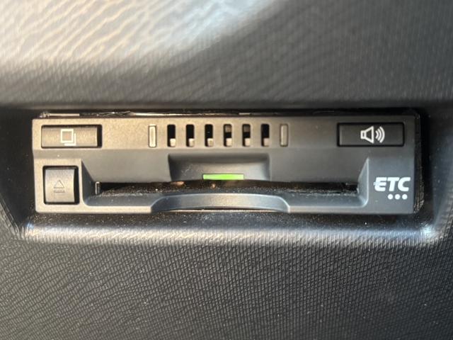 アクア Sスタイルブラック 1オーナー 純正9インチナビ シートヒーター Bカメラ フォグランプ 全方位ソナー オートマチックハイビーム 衝突軽減B レーンキープ Bluetooth USB ETC 純正15インチAW(17枚目)