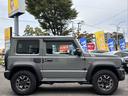 ジムニーシエラ ＪＣ　４ＷＤ　ＡＬＰＩＮＥナビ　シートヒーター　ＬＥＤヘッドライト　オートライト　ヘッドライトウォッシャー　クリアランスソナー　衝突軽減ブレーキ　レーンキープ　前後ドラレコ　ＥＴＣ　ＡＴタイヤ（4枚目）