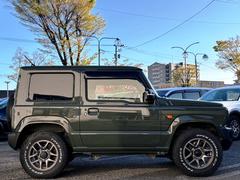 輸入車正規ディーラーの整備工場や提携工場もございます！ご納車前の点検整備からアフターサービスまでお任せください！ 4