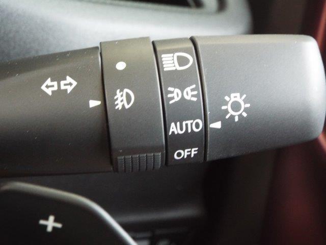 スペーシアカスタム ハイブリッドＸＳターボ４ＷＤ　９型全方位モニター付きナビＴＶ　スズキコネクト　両側パワースライドドア　ヘッドアップディスプレイ　クルーズコントロール　横滑り防止付き　デュアルセンサーブレーキシステム２　シートヒーター　ＬＥＤヘッドライトフォグ　ハーフレザーシート（15枚目）