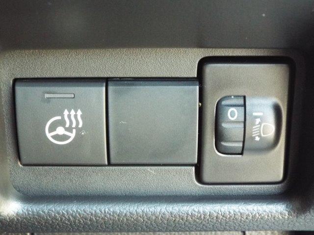 スペーシアカスタム ハイブリッドＸＳターボ４ＷＤ　９型全方位モニター付きナビＴＶ　スズキコネクト　両側パワースライドドア　ヘッドアップディスプレイ　クルーズコントロール　横滑り防止付き　デュアルセンサーブレーキシステム２　シートヒーター　ＬＥＤヘッドライトフォグ　ハーフレザーシート（21枚目）