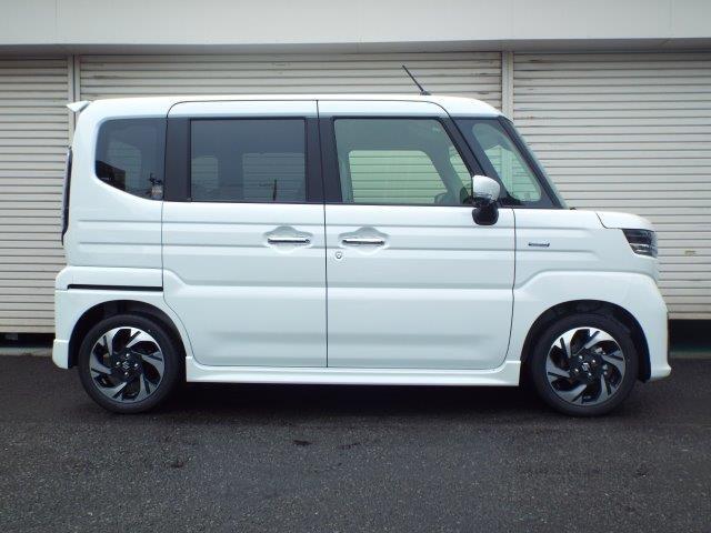 スペーシアカスタム ハイブリッドＸＳ　４ＷＤ　９型全方位モニター付きナビＴＶ　スズキコネクト　両側パワースライドドア　ヘッドアップディスプレイ　クルーズコントロール　横滑り防止付き　デュアルセンサーブレーキシステム２　シートヒーター　ＬＥＤヘッドライトフォグ　ハーフレザーシート（50枚目）