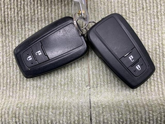 Ｃ－ＨＲ Ｇ　フルセグ　メモリーナビ　ＤＶＤ再生　バックカメラ　衝突被害軽減システム　ＥＴＣ　ＬＥＤヘッドランプ　ワンオーナー（15枚目）