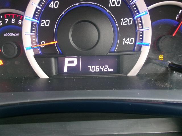 ワゴンＲスティングレー Ｔ　ＥＴＣ　バックカメラ　ナビ　ＴＶ　オートライト　ＨＩＤ　スマートキー　アイドリングストップ　電動格納ミラー　シートヒーター　ベンチシート　ＣＶＴ　盗難防止システム　ＡＢＳ　ＵＳＢ　アルミホイール（28枚目）