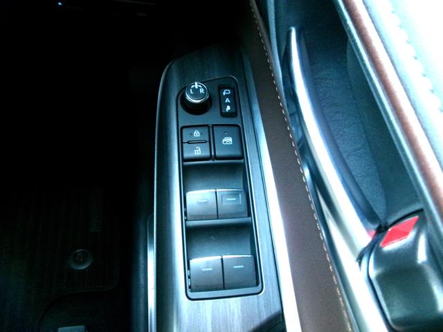 ハリアーハイブリッド Ｚ　レザーパッケージ　全周囲カメラ　クリアランスソナー　オートクルーズコントロール　パワーシート　衝突被害軽減システム　ナビ　オートマチックハイビーム　オートライト　ＬＥＤヘッドランプ　電動リアゲート　アルミホイール（40枚目）