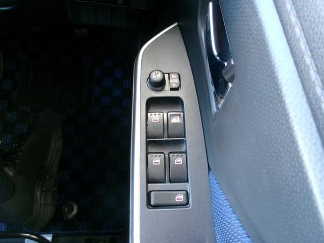 ルーミー カスタムＧ　Ｓ　４ＷＤ　ＥＴＣ　バックカメラ　ナビ　ＴＶ　両側電動スライドドア　オートクルーズコントロール　衝突被害軽減システム　アルミホイール　ＬＥＤヘッドランプ　スマートキー　アイドリングストップ　電動格納ミラー（38枚目）