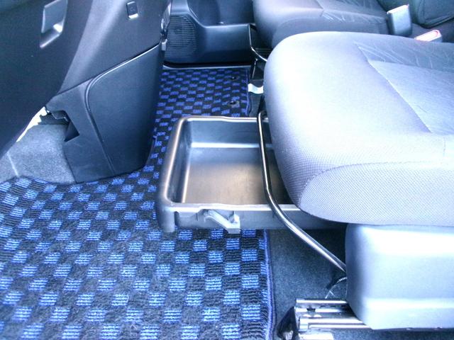 ルーミー カスタムＧ　Ｓ　４ＷＤ　ＥＴＣ　バックカメラ　ナビ　ＴＶ　両側電動スライドドア　オートクルーズコントロール　衝突被害軽減システム　アルミホイール　ＬＥＤヘッドランプ　スマートキー　アイドリングストップ　電動格納ミラー（52枚目）