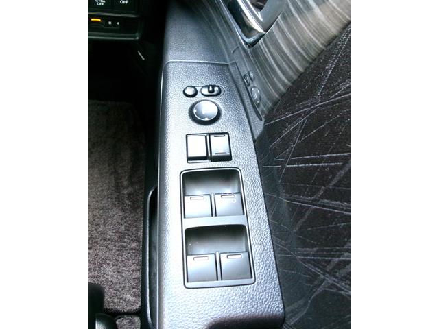 �p���[�E�B���h�E�̃X�C�b�`�ł���B�^�]�Ȃɋ��Ȃ��瑋���J���߂̃R���g���[���ł��܂���B