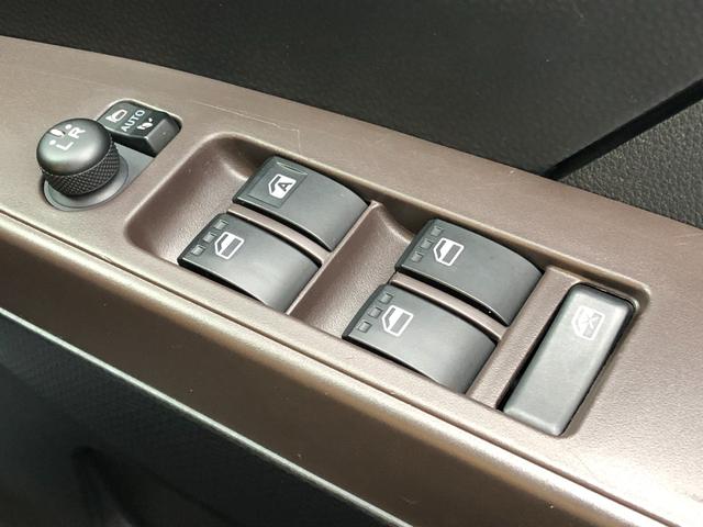 トール Ｘ　ＳＡＩＩＩ　４ＷＤ　スマートアシストＩＩＩ　パワースライドドア　Ｂｌｕｅｔｏｏｔｈ　ナビ　バックカメラ　プッシュスタート　オートライト　クリアランスソナー　ＥＴＣ　エアコン　スマートキー　オートハイビーム（28枚目）