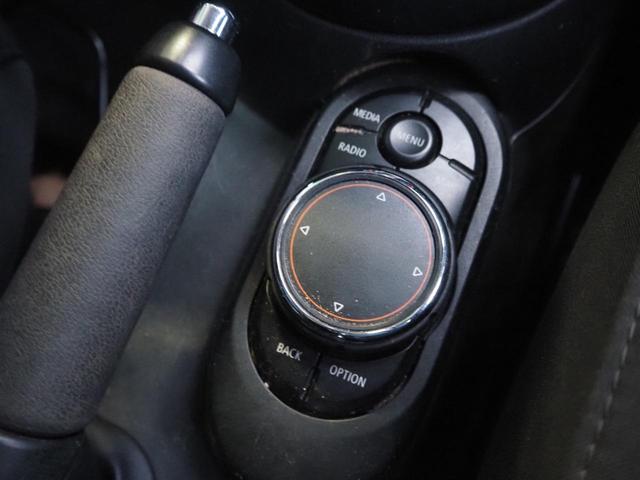 ＭＩＮＩ クーパーＳ　車検整備付　ナビ　インテリジェントキー　エンジンスタートスイッチ　オートマ　ツートンカラー（24枚目）