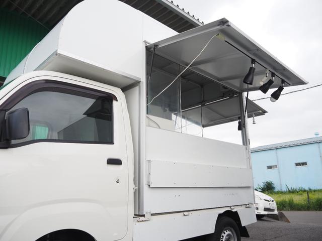 ピクシストラック 　車検整備付き　キッチンカー　移動販売車　手洗いシンクｘ２　排水タンク　冷蔵庫　換気扇　照明ライト　販売窓　外部電源用コンセント（5枚目）