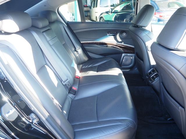 リアシートも広々快適に座れました！