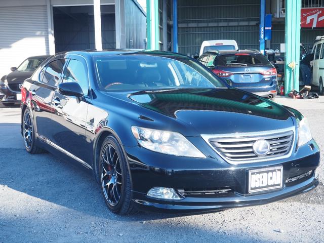 ＬＳ ＬＳ６００ｈＬ後席セパレートシートパッケージ　車検令和８年６月　ナビ　テレビ　サンルーフ　レザーシート　マークレビンソン　リア分割シート　４人乗り　プッシュスタート　ハイブリッド　フリップダウンモニター（4枚目）