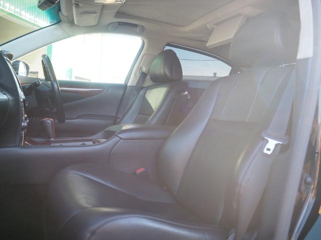 ＬＳ ＬＳ６００ｈＬ後席セパレートシートパッケージ　車検令和８年６月　ナビ　テレビ　サンルーフ　レザーシート　マークレビンソン　リア分割シート　４人乗り　プッシュスタート　ハイブリッド　フリップダウンモニター（20枚目）