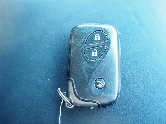 ＬＳ ＬＳ６００ｈＬ後席セパレートシートパッケージ　車検令和８年６月　ナビ　テレビ　サンルーフ　レザーシート　マークレビンソン　リア分割シート　４人乗り　プッシュスタート　ハイブリッド　フリップダウンモニター（59枚目）