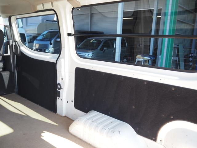 ＮＶ３５０キャラバンバン ロングＤＸターボ　４ＷＤ　車検整備付き　オートマ　３人乗り（23枚目）
