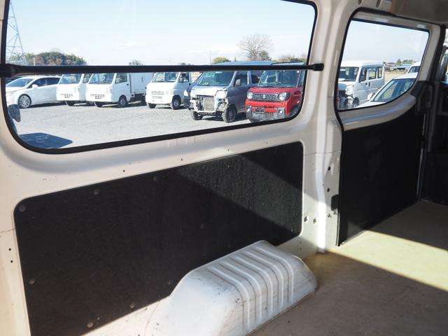 ＮＶ３５０キャラバンバン ロングＤＸターボ　４ＷＤ　車検整備付き　オートマ　３人乗り（24枚目）