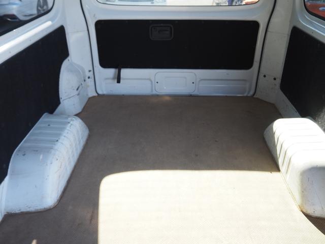 ＮＶ３５０キャラバンバン ロングＤＸターボ　４ＷＤ　車検整備付き　オートマ　３人乗り（26枚目）