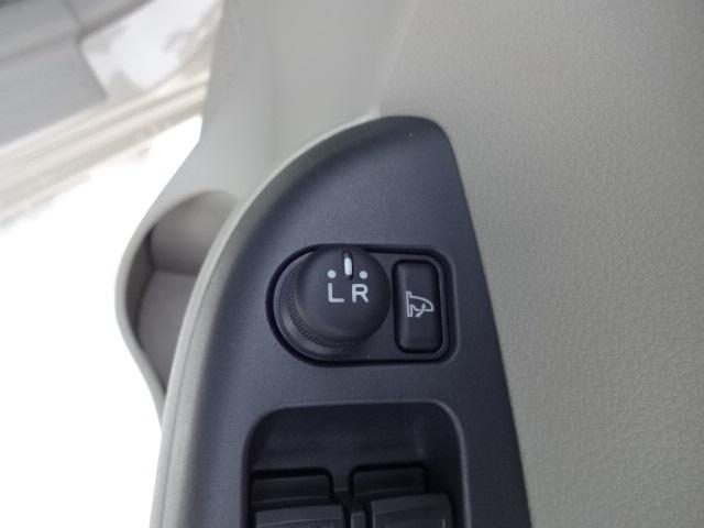 X S 4WD ブレーキサポート 横滑り防止装置 ナビTV Bluetooth バックカメラ シートヒーター フォグランプ アイドリングストップ キーレスキー ISOFIX 禁煙車 修復歴無し(29枚目)