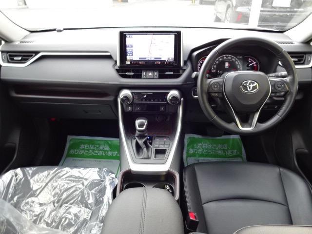 ＲＡＶ４ Ｇ　４ＷＤ　ブレーキサポート　車線逸脱警報装置　横滑り防止装置　ナビＴＶ　Ｂｌｕｅｔｏｏｔｈ　バックカメラ　デュアルシートヒーター　ＬＥＤヘッドライト　エンジンスターター　ＥＴＣ　禁煙車　修復歴無し（5枚目）