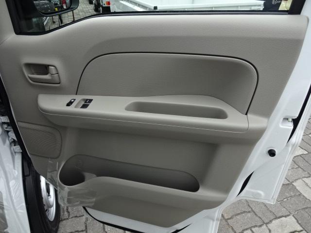 エブリイ ＰＡリミテッド　４ＷＤ切替式　ＣＶＴ　届出済未使用車　ブレーキサポート　誤発進抑制機能　横滑り防止装置　コーナーセンサー　純正ラジオ　両側スライドドア　ＵＳＢ電源タイプＡ・Ｃ　パワーウインドウ　キーレスキー（29枚目）