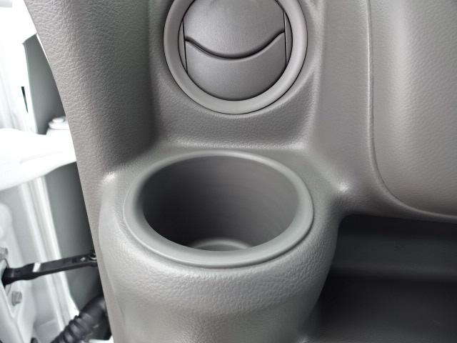 エブリイ ＰＡリミテッド　４ＷＤ切替式　ＣＶＴ　届出済未使用車　ブレーキサポート　誤発進抑制機能　横滑り防止装置　コーナーセンサー　純正ラジオ　両側スライドドア　ＵＳＢ電源タイプＡ・Ｃ　パワーウインドウ　キーレスキー（33枚目）