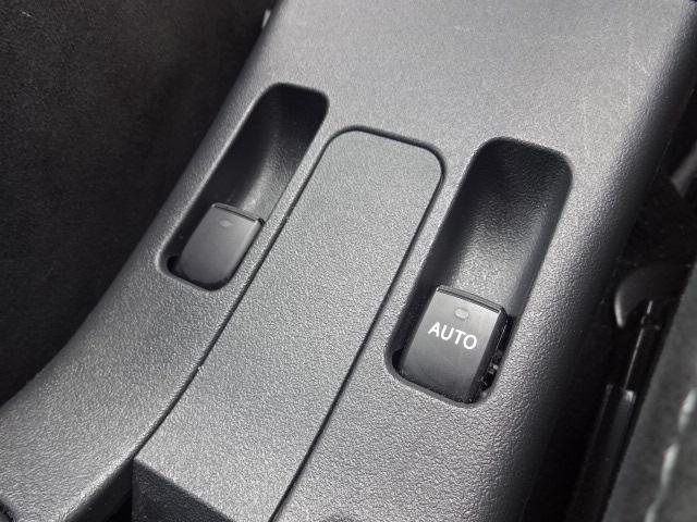 コペン ＧＲ　スポーツ　５ＭＴ　ターボ　オープンカー　特別仕様車　レカロシート　ＢＢＳ１６インチアルミ　ＭＯＭＯステアリング　ナビＴＶ　ｂｌｕｅｔｏｏｔｈ　デュアルシートヒーター　横滑り防止装置　ＥＴＣ　禁煙車　修復歴無し（24枚目）