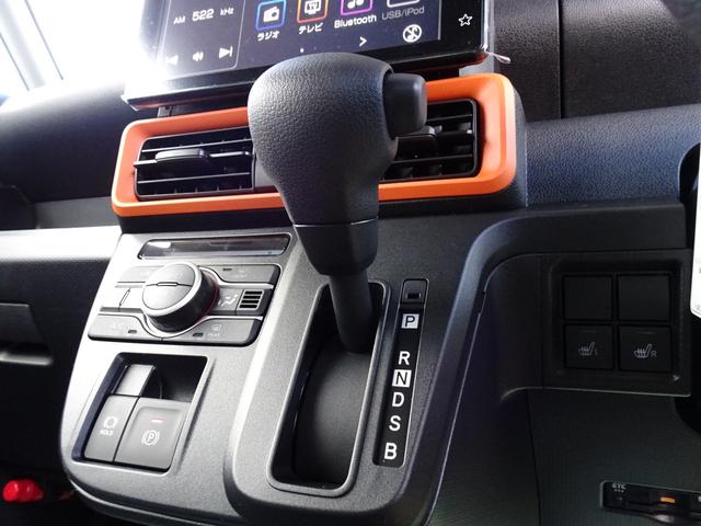 タント ファンクロスリミテッド　４ＷＤ　特別仕様車　届出済未使用車　ブレーキサポート　誤発進抑制制御　純正９インチスマホ連動ディスプレイオーディオ　ｂｌｕｅｔｏｏｔｈ　バックカメラ　デュアルシートヒーター　ＬＥＤヘッドライト　ＥＴＣ（8枚目）