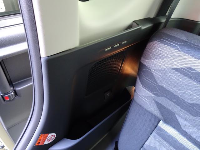 タント ファンクロスリミテッド　４ＷＤ　特別仕様車　届出済未使用車　ブレーキサポート　誤発進抑制制御　純正９インチスマホ連動ディスプレイオーディオ　ｂｌｕｅｔｏｏｔｈ　バックカメラ　デュアルシートヒーター　ＬＥＤヘッドライト　ＥＴＣ（14枚目）