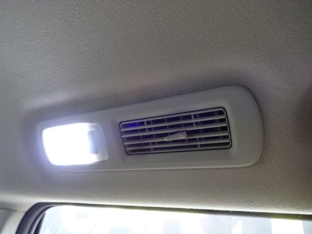 エルグランド 250ハイウェイスターS アーバンクロム ナビTV bluetooth ブルーレイ 全方位カメラ 両側電動スライドドア ドライブレコーダー 横滑り防止装置 コーナーセンサー LEDヘッドライト クルーズコントロール ETC 禁煙車 修復歴無し(21枚目)